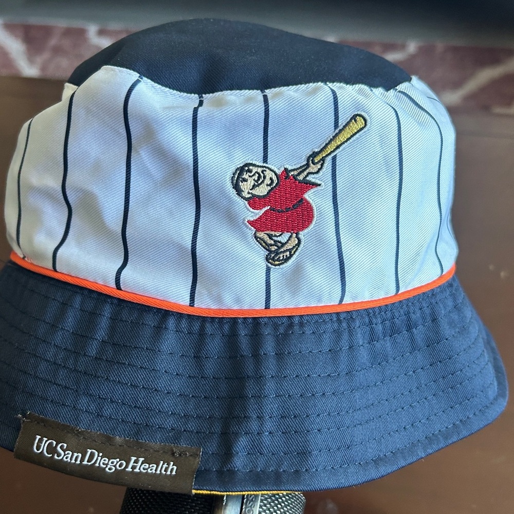 Padres reversible bucket hat